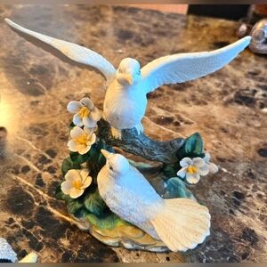 VTG PORCELAN DOVES